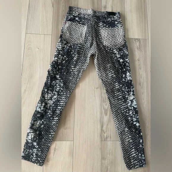 Jeans - Picture 2 of 5